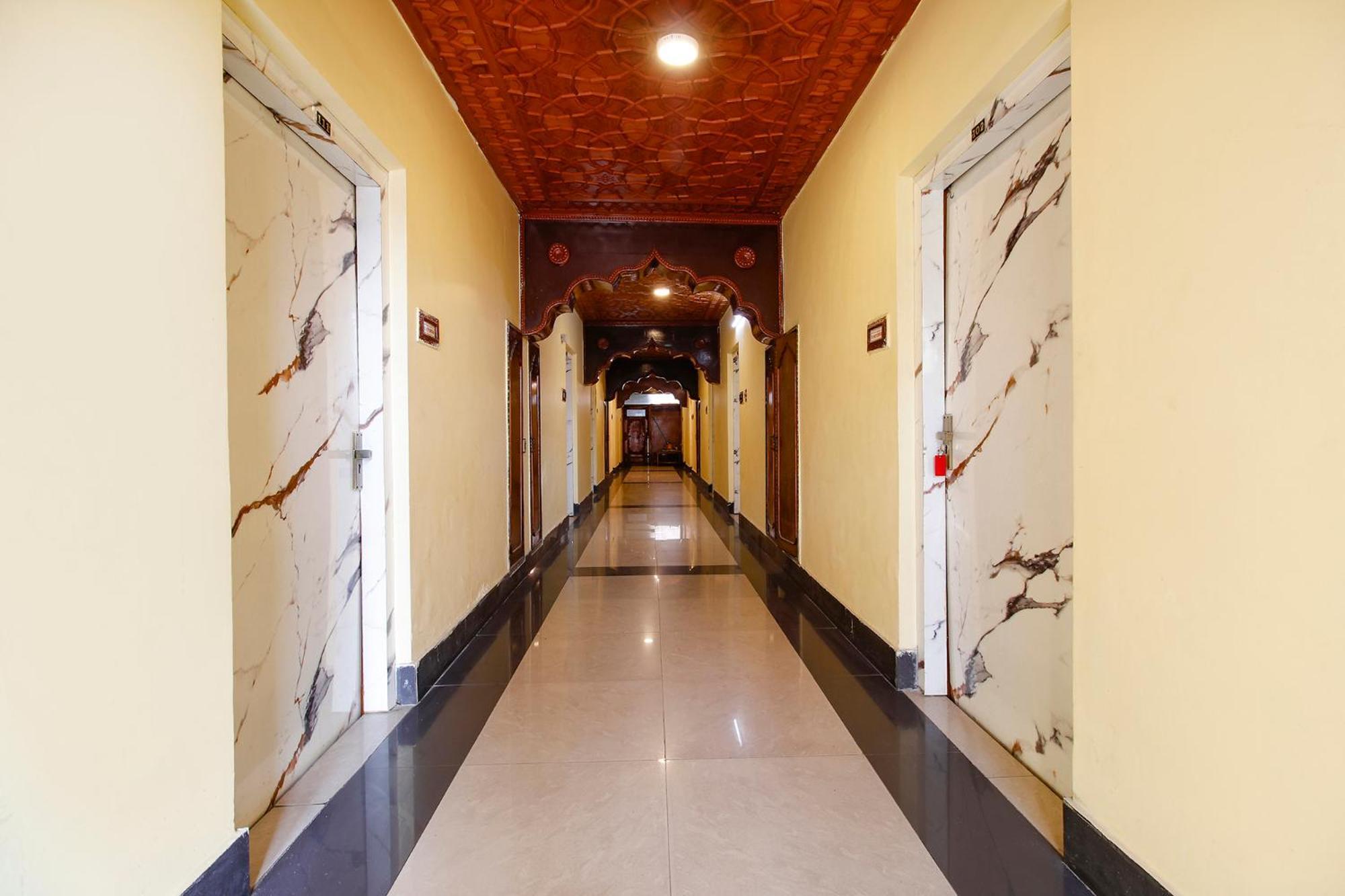 Fabhotel Kashmir Hilltown Durgjan Bagian luar foto
