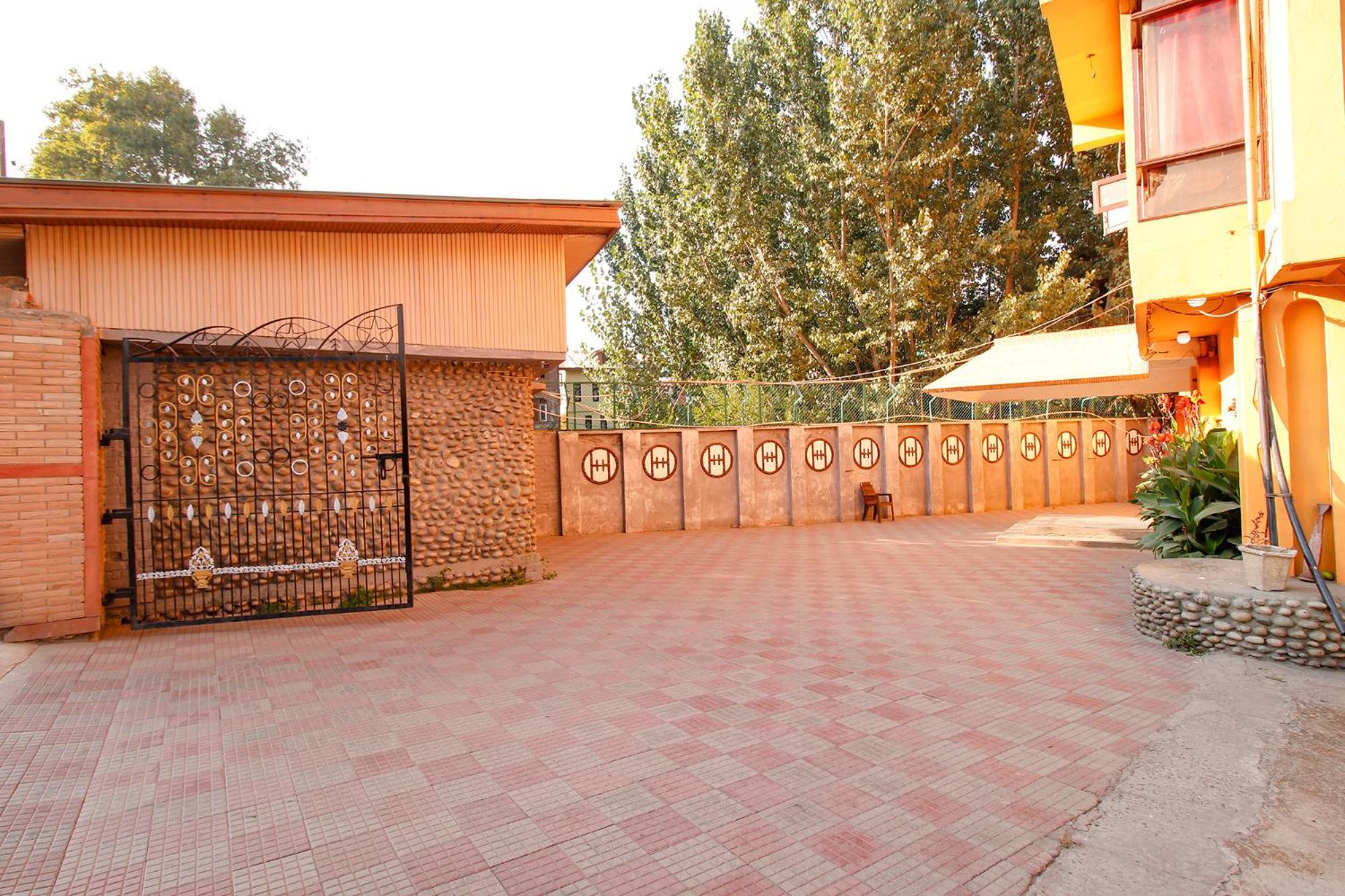 Fabhotel Kashmir Hilltown Durgjan Bagian luar foto